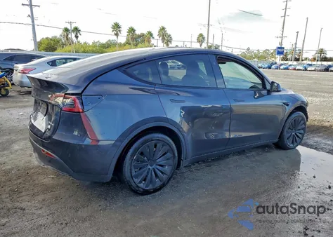 2024 Tesla Model Y z USA, uszkodzony, nr VIN 7SAYGDEE3RA256593